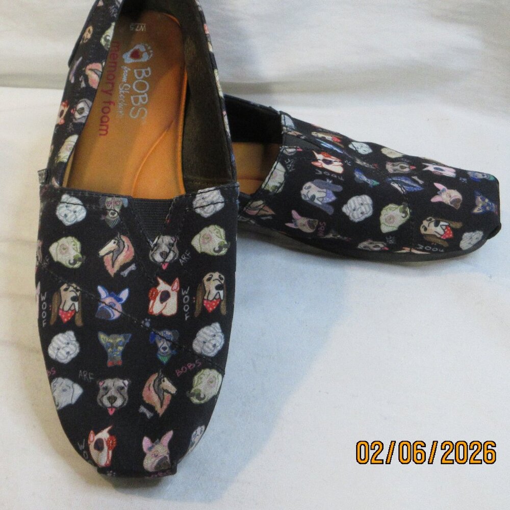 BOB'S FOR DOGS~MEMORY FOAM~ WOMEN'S BLACK WITH DOGS ON THEM~US SIZE 7.5